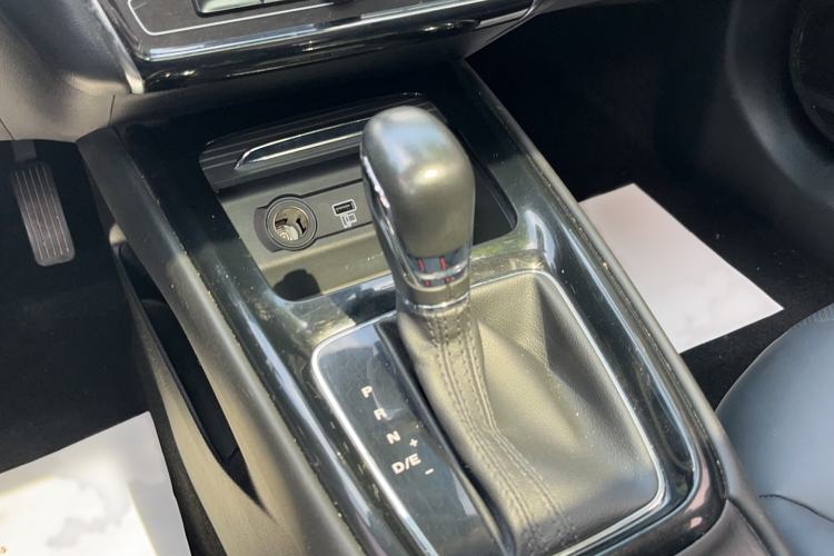 Used Roewe i5 2020 1.5L Automatic 4G Connected Leading Intelligent Driving Edition Gear Lever