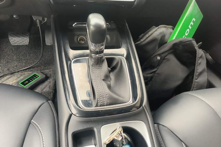 Used Roewe i5 2020 1.5L Automatic 4G Connect Luxury Flagship Edition Gear Lever
