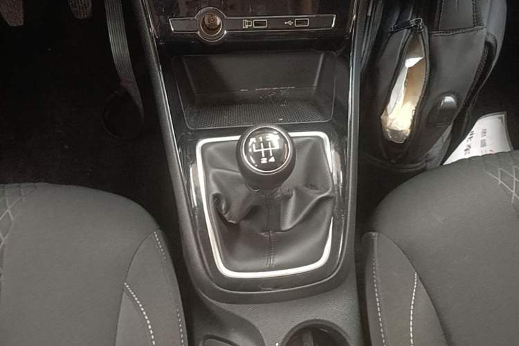 Used Roewe i5 2020 1.5L Manual 4G Connect Luxury Edition Gear Lever