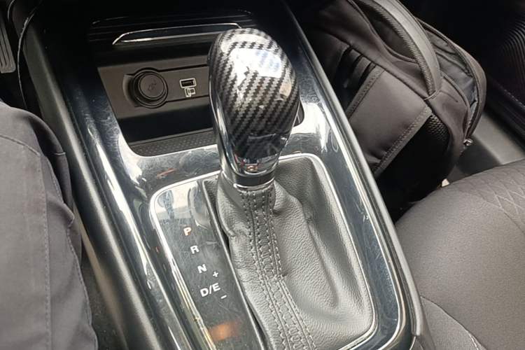 Used Roewe i5 2020 1.5L Automatic 4G Connected Linghao Edition Gear Lever