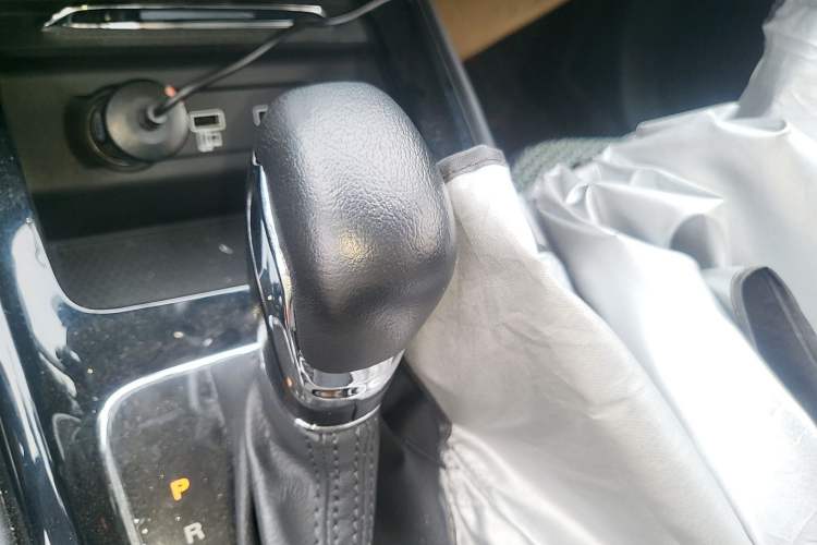Used Roewe i5 2020 1.5L Automatic 4G Connected Linghao Edition Gear Lever