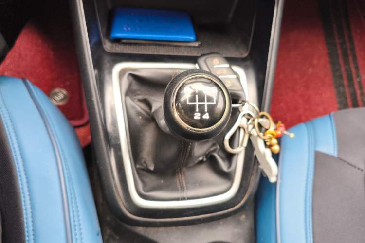 Used Roewe i5 2020 1.5L Manual 4G Connect Luxury Edition Gear Lever
