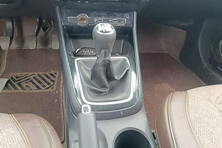 Used Roewe i5 2020 1.5L Manual 4G Connect Luxury Edition Gear Lever