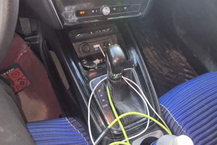 Used Roewe i5 2020 1.5L Automatic 4G Connect Luxury Flagship Edition Gear Lever
