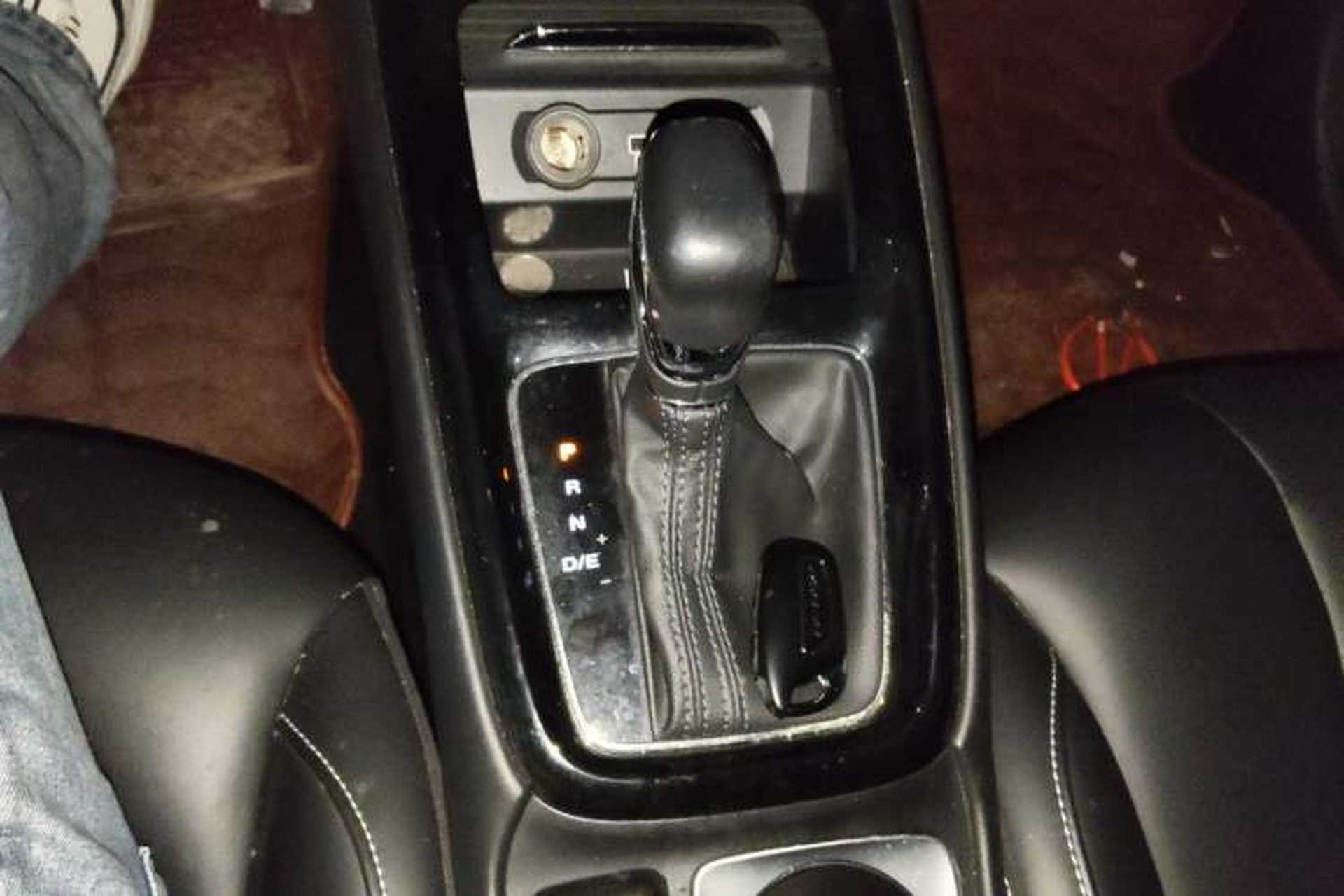 Used Roewe i5 2020 1.5L Automatic 4G Connect Luxury Flagship Edition Gear Lever