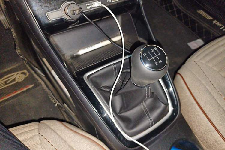 Used Roewe i5 2020 1.5L Manual 4G Connect Luxury Edition Gear Lever