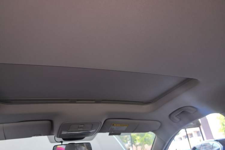 Used Roewe i5 2020 1.5L Manual 4G Connect Leehao Flagship Edition Headliner