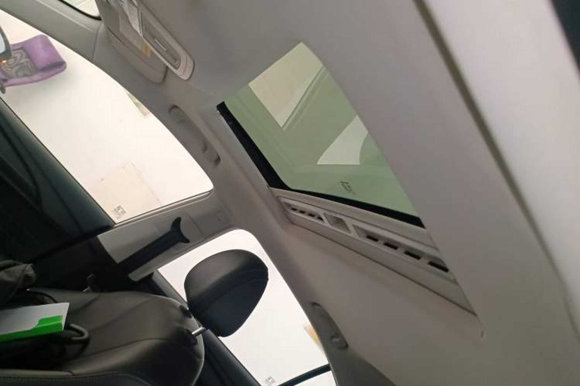 Used Roewe i5 2020 1.5L Automatic 4G Connect Luxury Flagship Edition Headliner