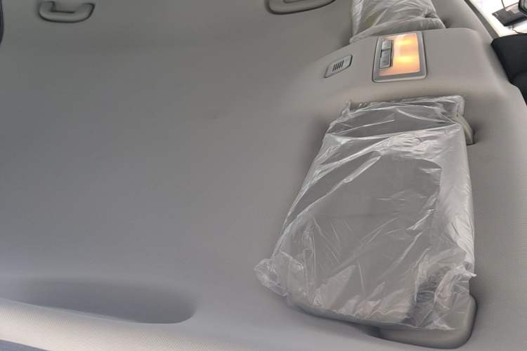 Used Roewe i5 2020 1.5L Manual 4G Connect Luxury Edition Headliner