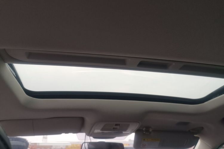 Used Roewe i5 2020 1.5L Automatic 4G Connect Luxury Flagship Edition Headliner