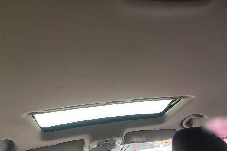Used Roewe i5 2020 1.5L Automatic 4G Connect Luxury Flagship Edition Headliner