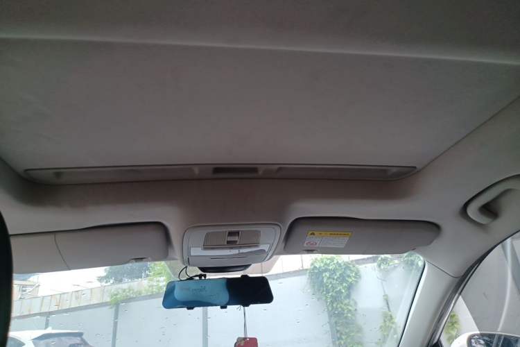 Used Roewe i5 2020 1.5L Automatic 4G Connect Luxury Flagship Edition Headliner