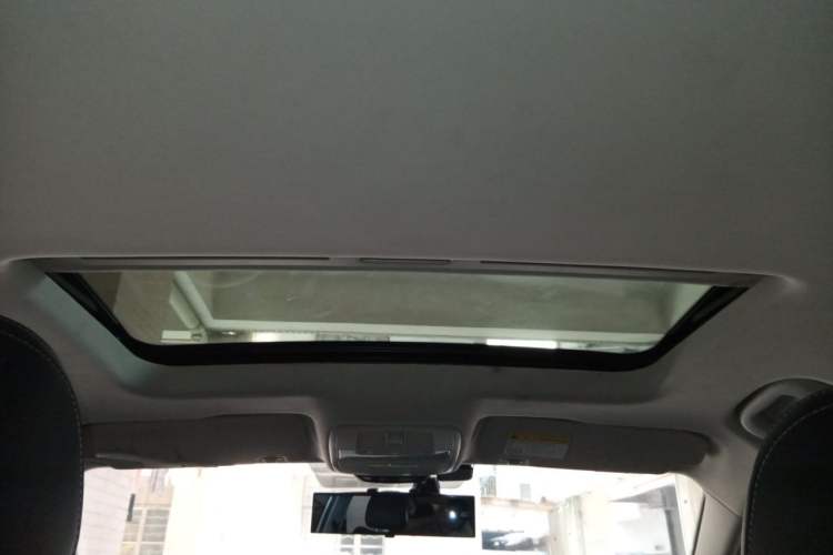 Used Roewe i5 2020 1.5L Automatic 4G Connected Leading Intelligent Driving Edition Headliner
