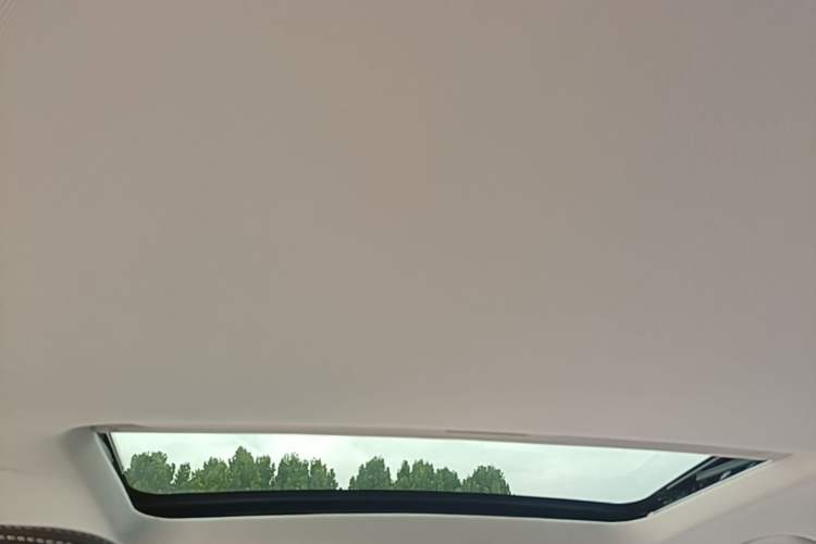 Used Roewe i5 2020 1.5L Automatic 4G Connected Linghao Edition Headliner