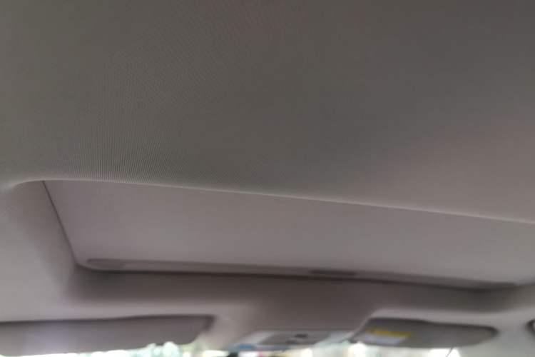 Used Roewe i5 2020 1.5L Automatic 4G Connect Luxury Flagship Edition Headliner