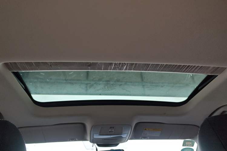 Used Roewe i5 2020 1.5L Automatic 4G Connected Linghao Edition Headliner