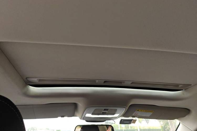 Used Roewe i5 2020 1.5L Automatic 4G Connected Linghao Edition Headliner