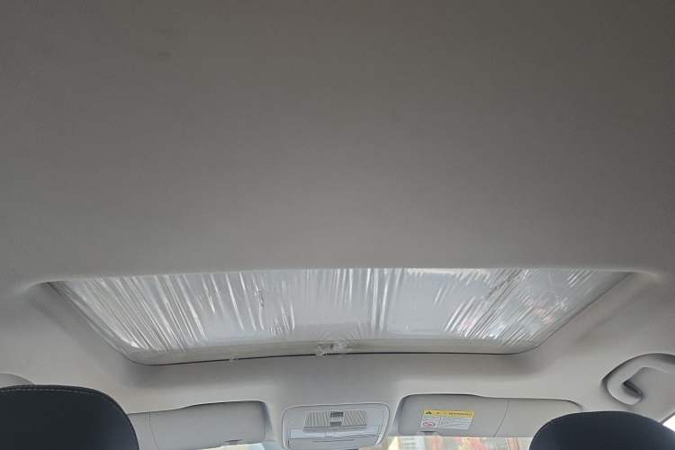 Used Roewe i5 2020 1.5L Automatic 4G Connect Luxury Flagship Edition Headliner