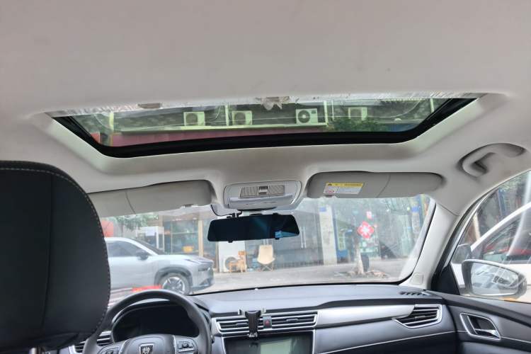 Used Roewe i5 2020 1.5L Automatic 4G Connect Luxury Flagship Edition Headliner