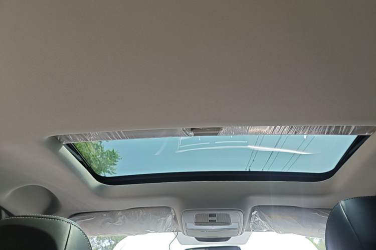 Used Roewe i5 2020 1.5L Manual 4G Connect Leehao Flagship Edition Headliner
