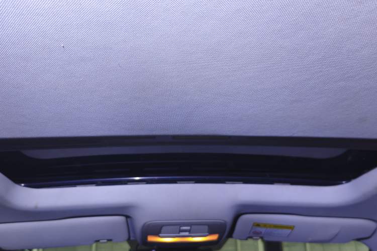 Used Roewe i5 2020 1.5L Automatic 4G Connected Linghao Edition Headliner