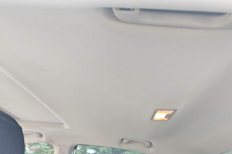 Used Roewe i5 2020 1.5L Automatic 4G Connected Linghao Edition Headliner