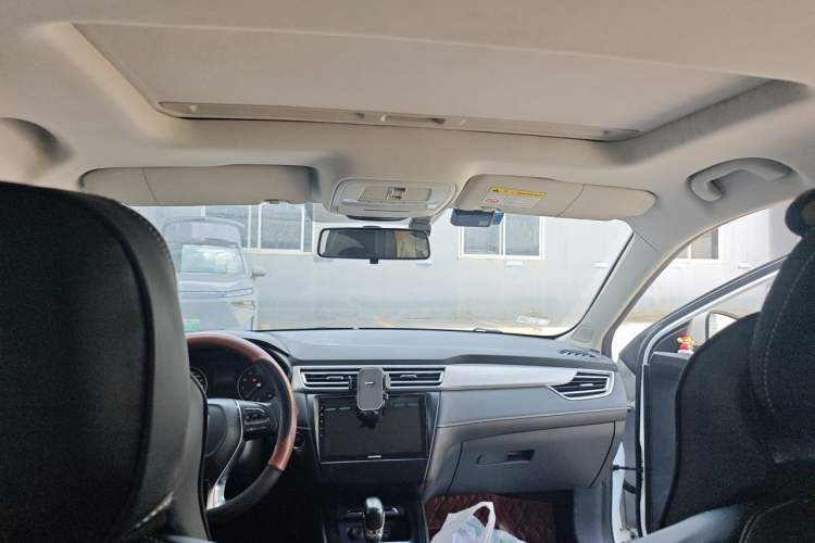 Used Roewe i5 2020 1.5L Automatic 4G Connected Linghao Edition Headliner
