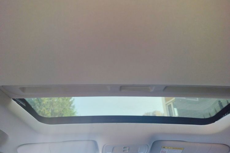 Used Roewe i5 2020 1.5L Automatic 4G Connect Luxury Flagship Edition Headliner