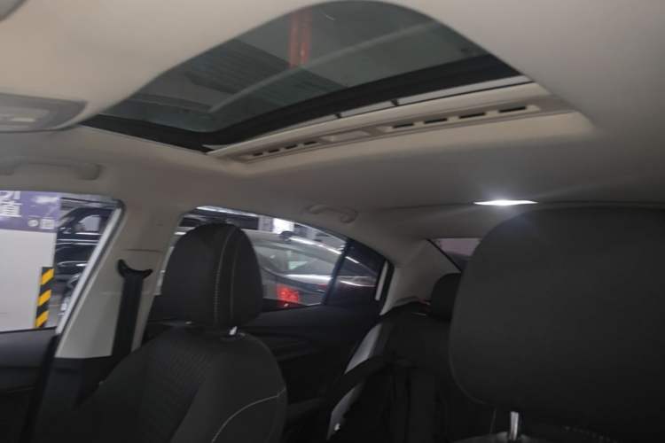 Used Roewe i5 2020 1.5L Automatic 4G Connected Linghao Edition Headliner