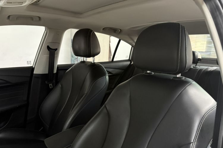 Used Roewe i5 2020 1.5L Automatic 4G Connect Luxury Flagship Edition Headliner