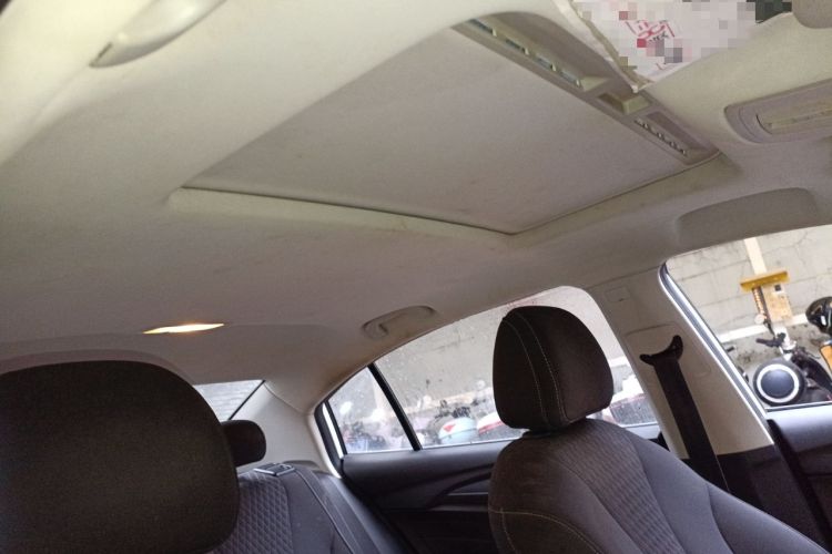 Used Roewe i5 2020 1.5L Automatic 4G Connected Linghao Edition Headliner