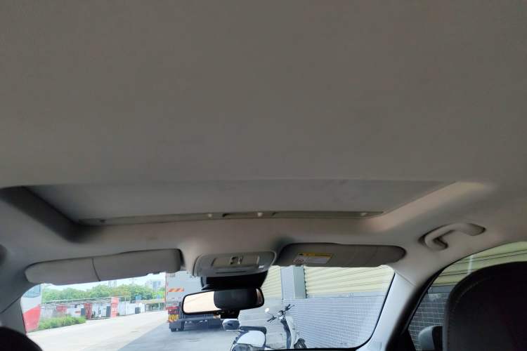 Used Roewe i5 2020 1.5L Automatic 4G Connected Leading Intelligent Driving Edition Headliner