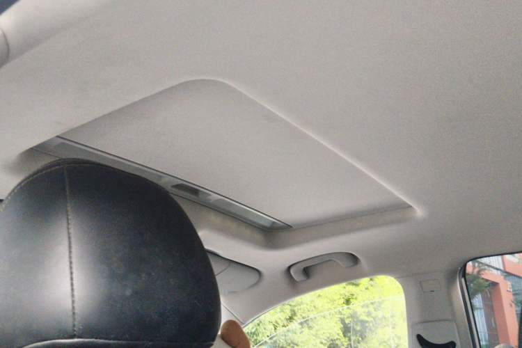 Used Roewe i5 2020 1.5L Manual 4G Connect Leehao Flagship Edition Headliner