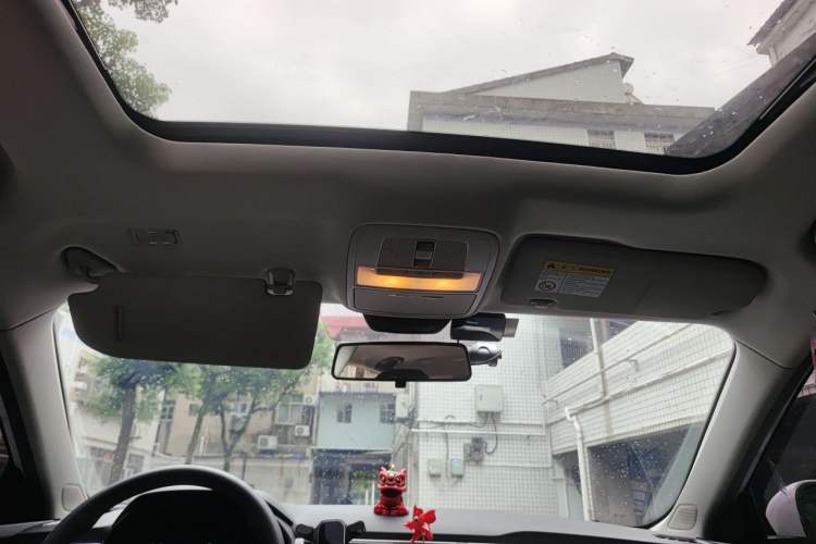 Used Roewe i5 2020 1.5L Automatic 4G Connect Luxury Flagship Edition Headliner