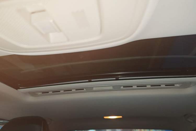 Used Roewe i5 2020 1.5L Manual 4G Connect Leehao Flagship Edition Headliner