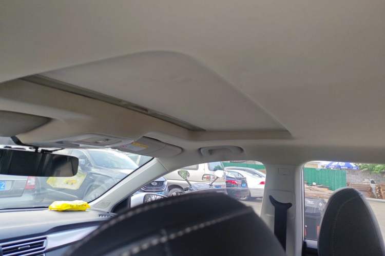 Used Roewe i5 2020 1.5L Manual 4G Connect Leehao Flagship Edition Headliner