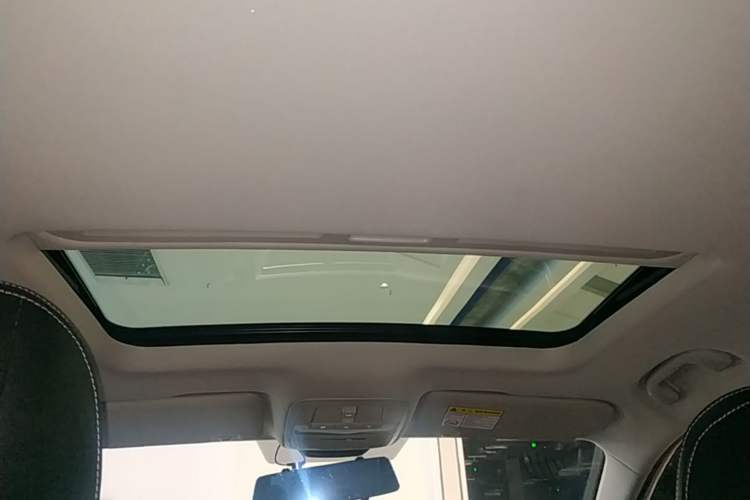 Used Roewe i5 2020 1.5L Automatic 4G Connect Luxury Flagship Edition Headliner
