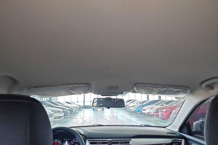 Used Roewe i5 2020 1.5L Manual 4G Connect Luxury Edition Headliner