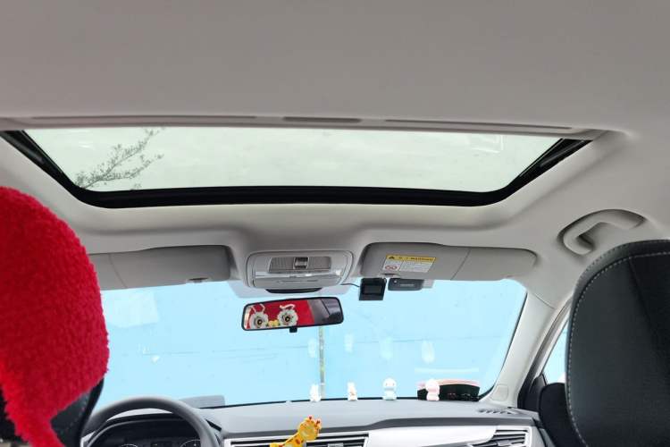 Used Roewe i5 2020 1.5L Manual 4G Connect Leehao Flagship Edition Headliner