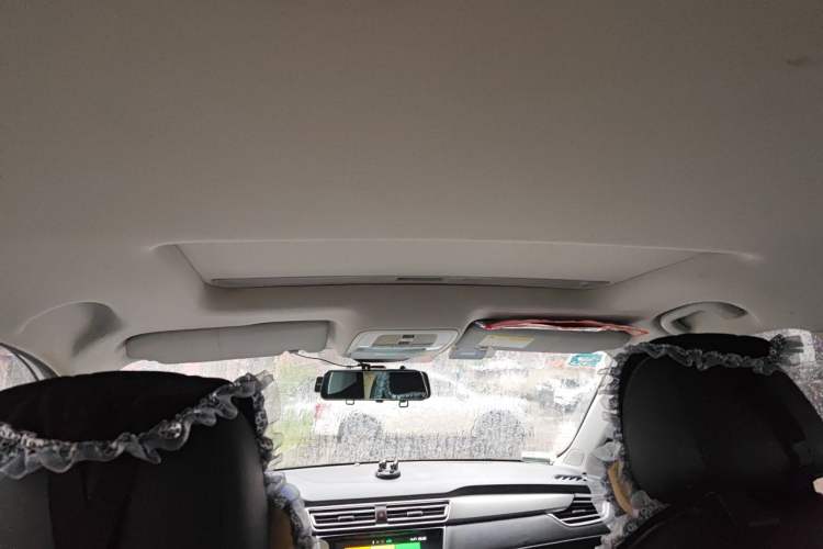Used Roewe i5 2020 1.5L Automatic 4G Connect Luxury Flagship Edition Headliner