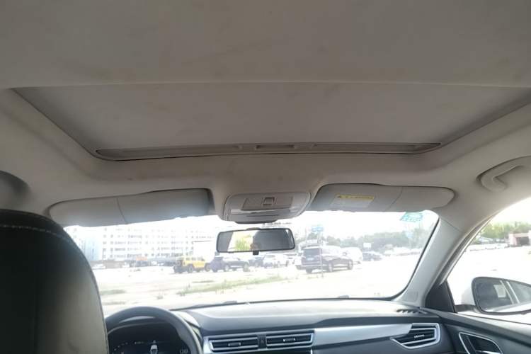 Used Roewe i5 2020 1.5L Automatic 4G Connect Luxury Flagship Edition Headliner