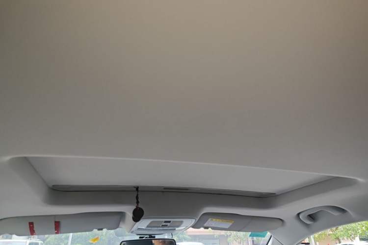 Used Roewe i5 2020 1.5L Automatic 4G Connect Luxury Flagship Edition Headliner