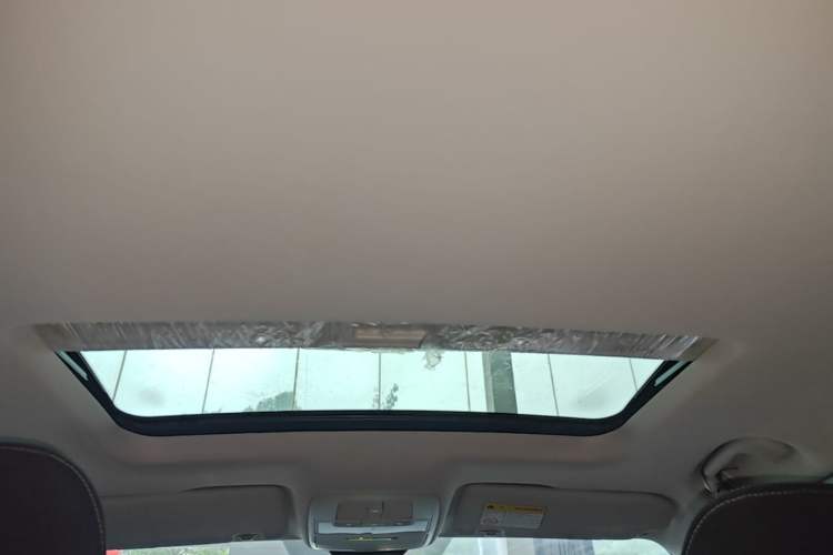 Used Roewe i5 2020 1.5L Automatic 4G Connected Linghao Edition Headliner