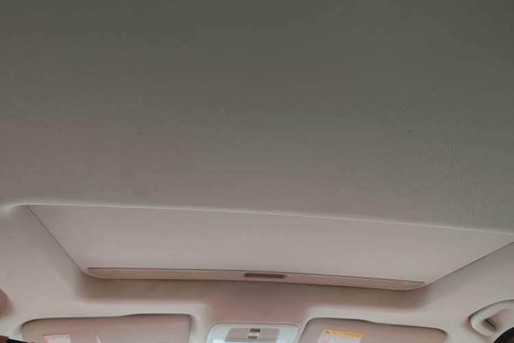 Used Roewe i5 2020 1.5L Automatic 4G Connected Linghao Edition Headliner