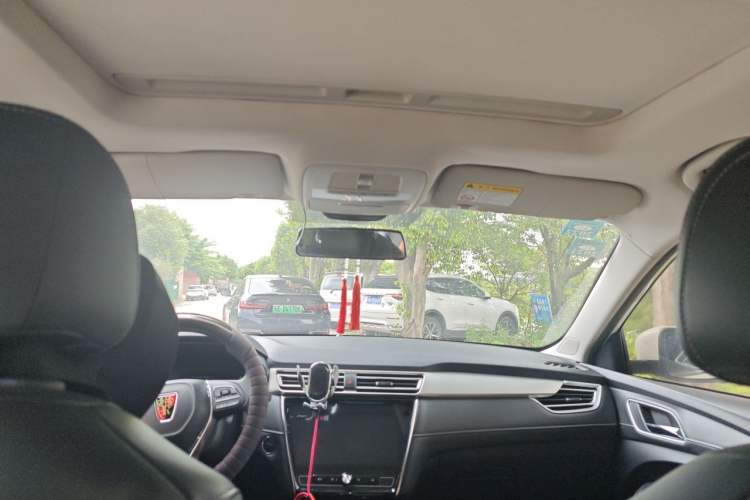 Used Roewe i5 2020 1.5L Automatic 4G Connect Luxury Flagship Edition Headliner