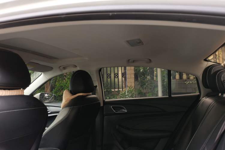 Used Roewe i5 2020 1.5L Automatic 4G Connected Linghao Edition Headliner