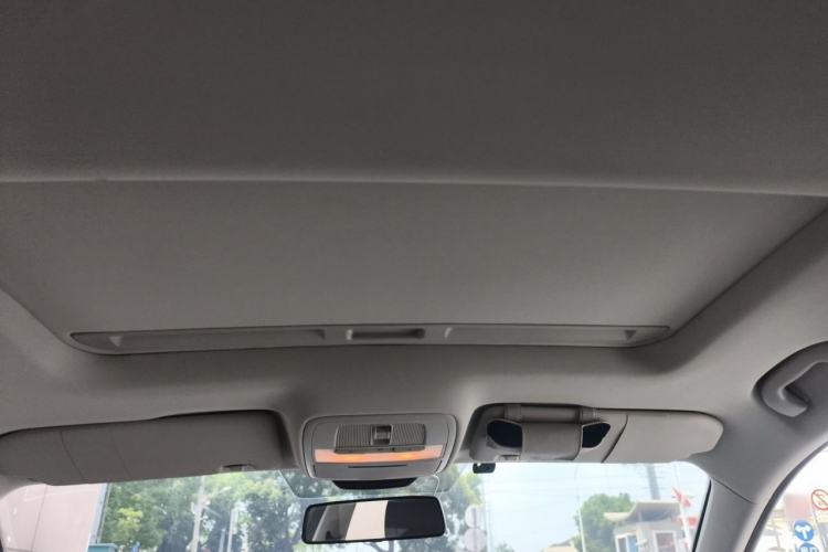 Used Roewe i5 2020 1.5L Automatic 4G Connect Luxury Flagship Edition Headliner