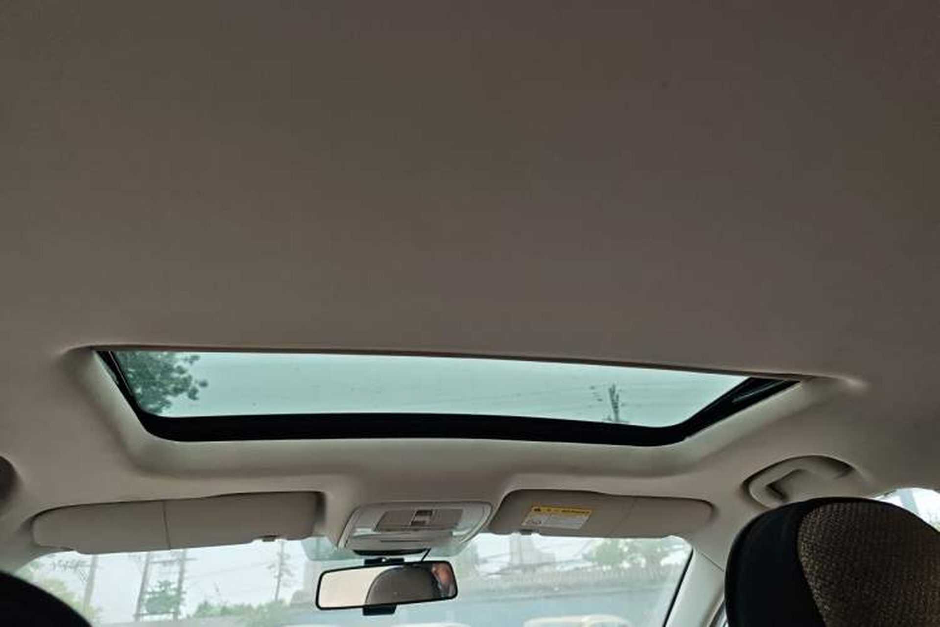 Used Roewe i5 2020 1.5L Automatic 4G Connected Linghao Edition Headliner