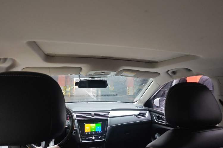 Used Roewe i5 2020 1.5L Manual 4G Connect Leehao Flagship Edition Headliner