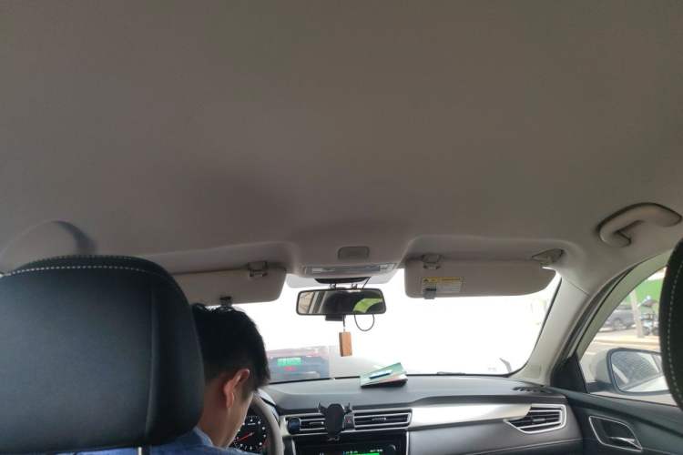 Used Roewe i5 2020 1.5L Manual 4G Connect Luxury Edition Headliner